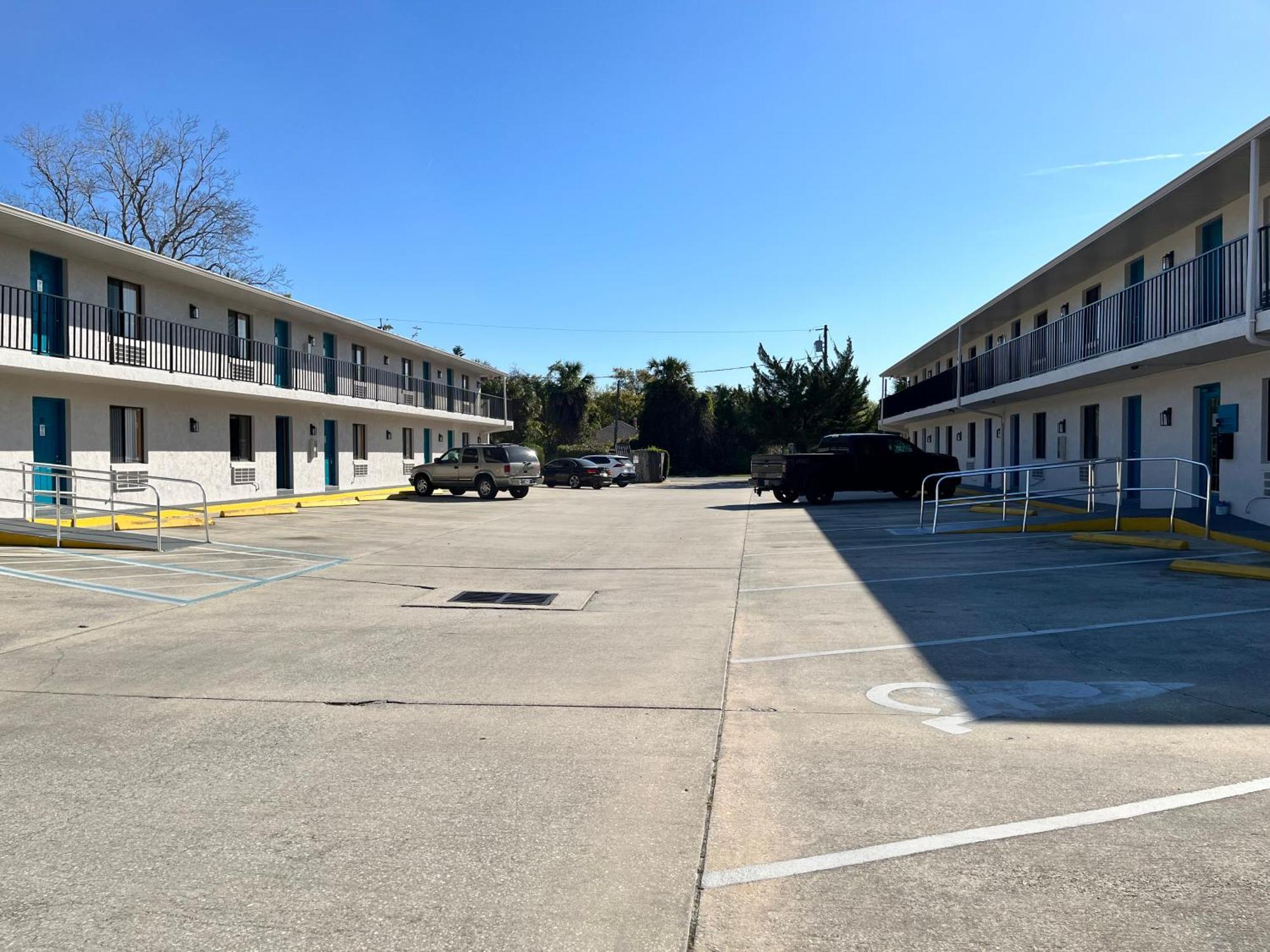 All-Suite Motel Edgewater  Kültér fotó